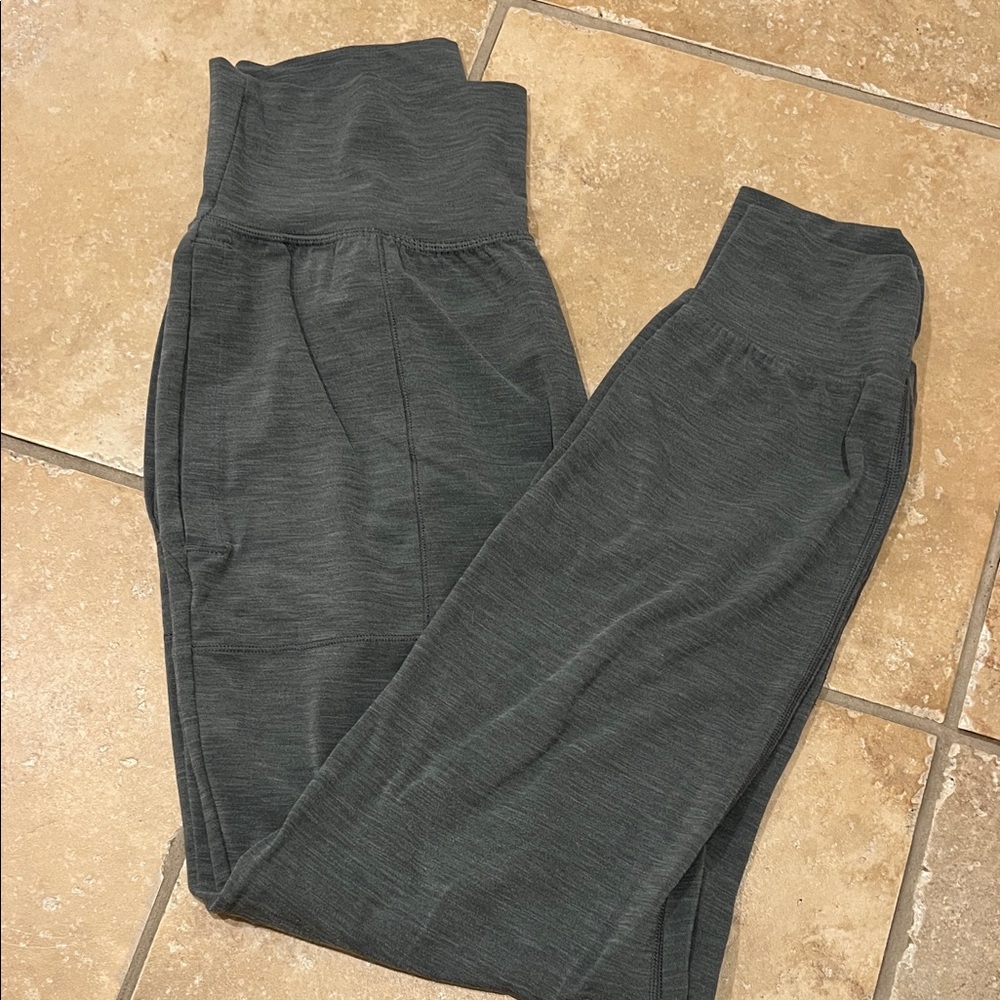 Athleta Salutation Charcoal Jogger Pants